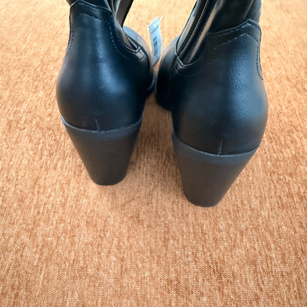 Torrid Black and Cream Embroidered Booties - Picture 8 of 9